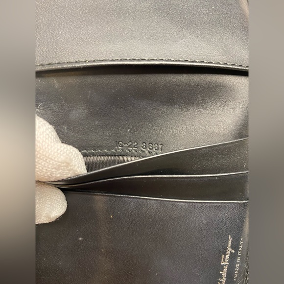 Salvatore Ferragamo Wallet - Picture 8 of 12